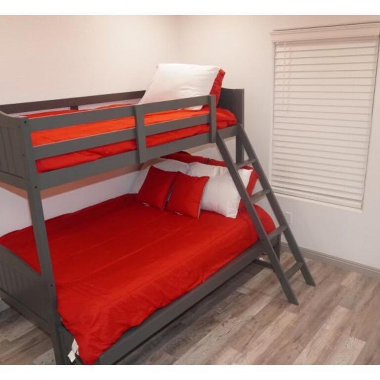 Casa vacanze Newly Remodeled Family Friendly Near